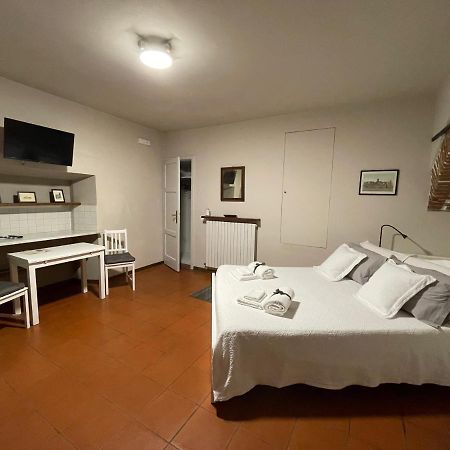 La Casa Nel Vicolo Apartment Altopascio Bagian luar foto