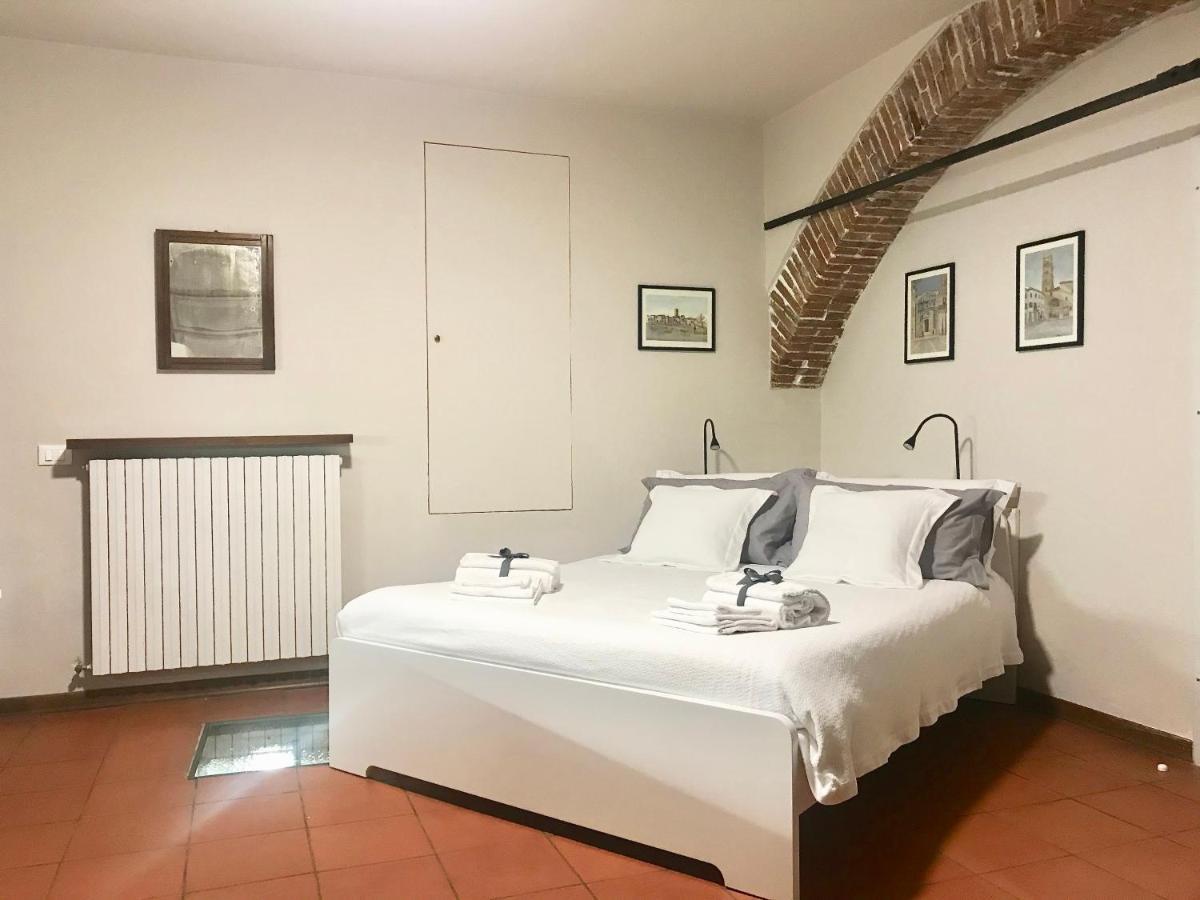 La Casa Nel Vicolo Apartment Altopascio Bagian luar foto