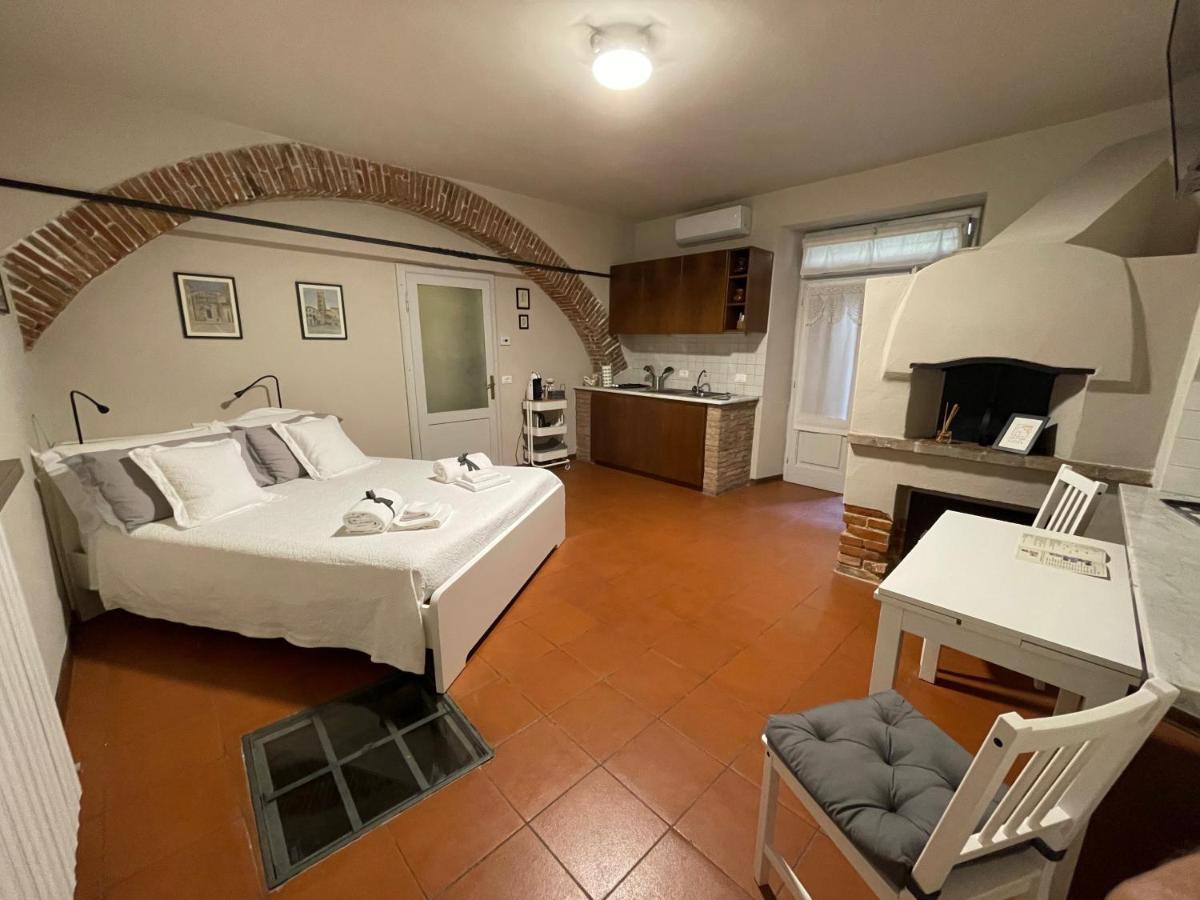 La Casa Nel Vicolo Apartment Altopascio Bagian luar foto