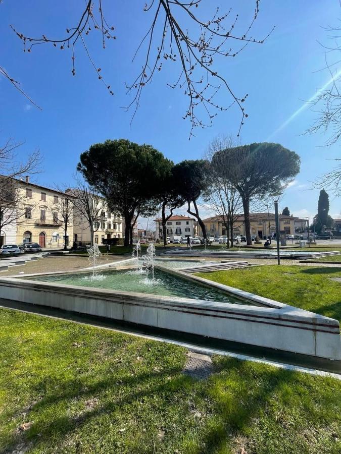La Casa Nel Vicolo Apartment Altopascio Bagian luar foto